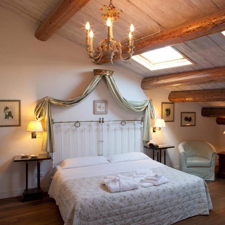 M Club De Luxe B&B Ravenna Phòng bức ảnh