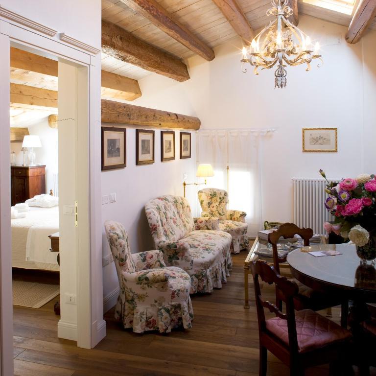 M Club De Luxe B&B Ravenna Phòng bức ảnh