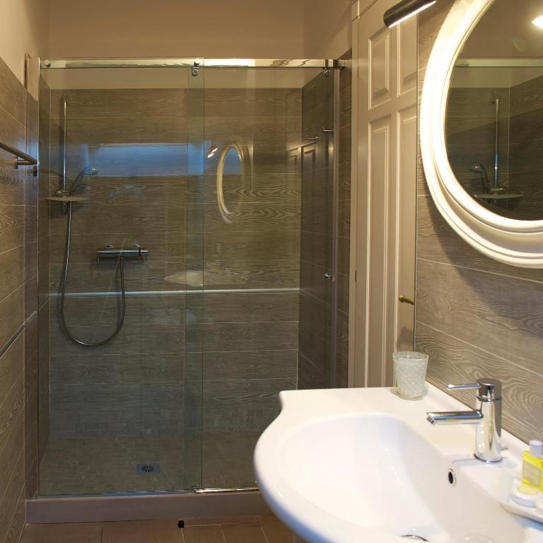 M Club De Luxe B&B Ravenna Phòng bức ảnh